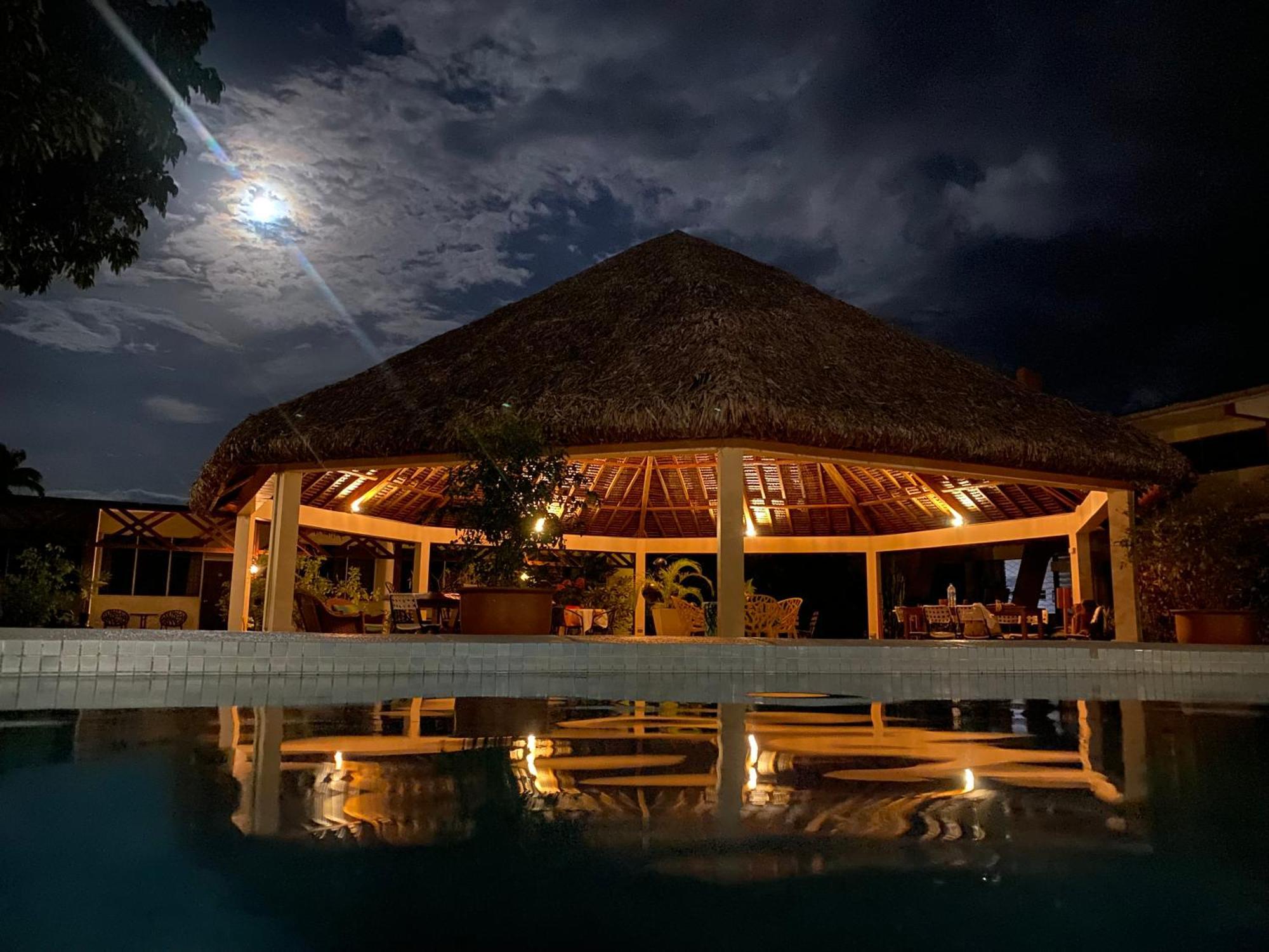 Hotel Santo Vanuatu Luganville Eksteriør billede